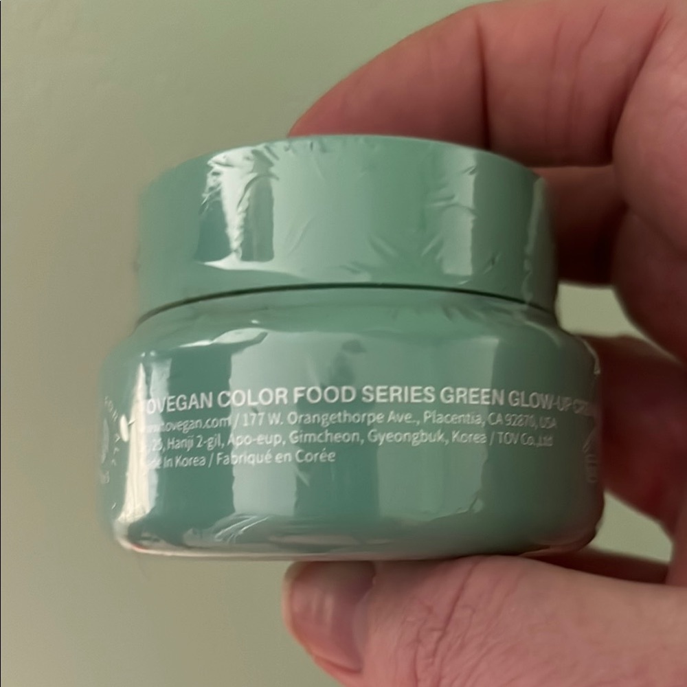 Tovegan Green Glow-Up Cream - Picture 2 of 3